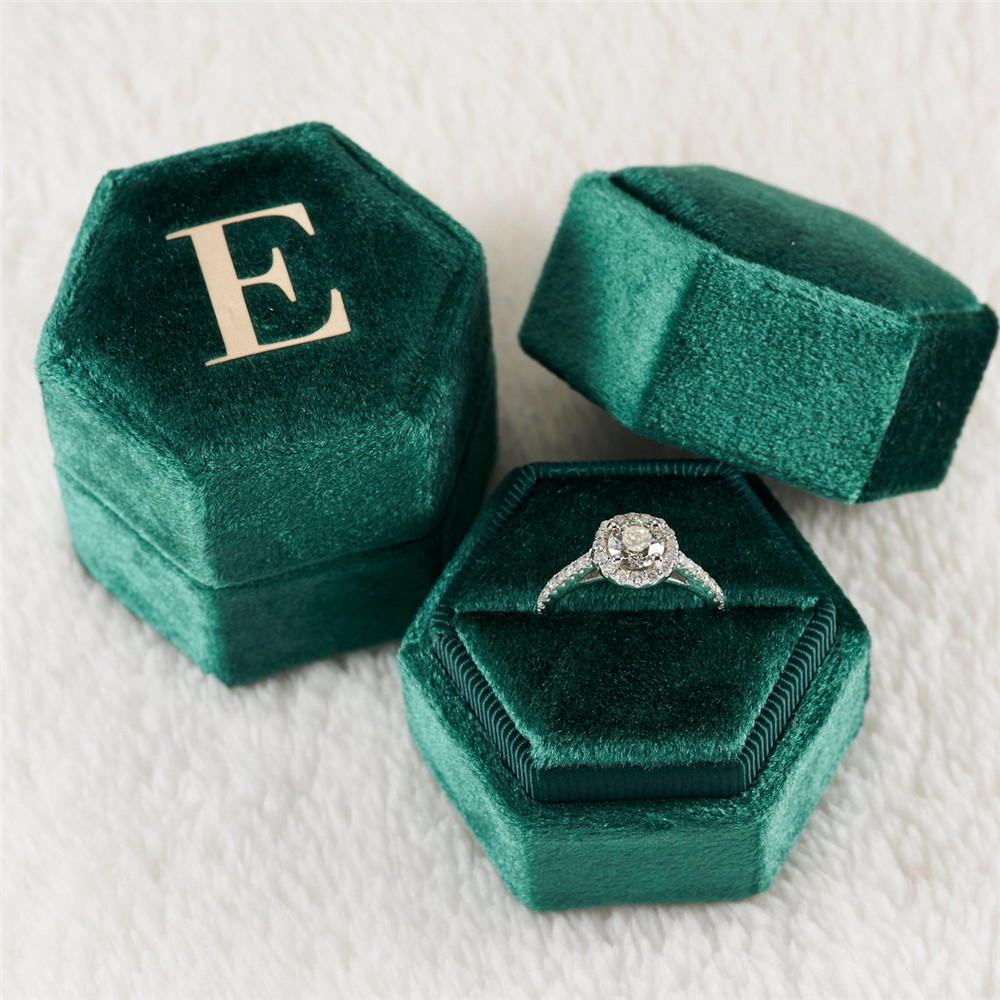 Monogram Custom Case - Caja de anillo de terciopelo hexagonal,